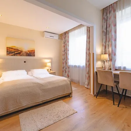 Zentral 3* Wiener Neustadt